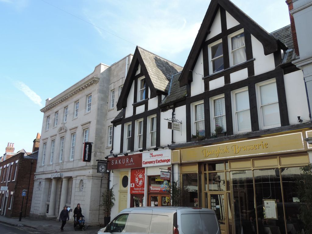 Studio to rent in Jewry Street, Winchester SO23, £690 pcm Zoopla