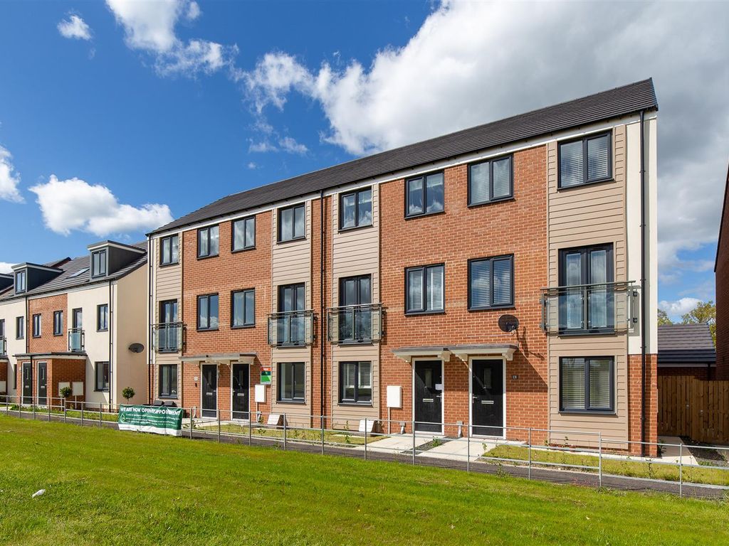 3 bed town house to rent in Willowbay Drive, Great Park, Gosforth NE13