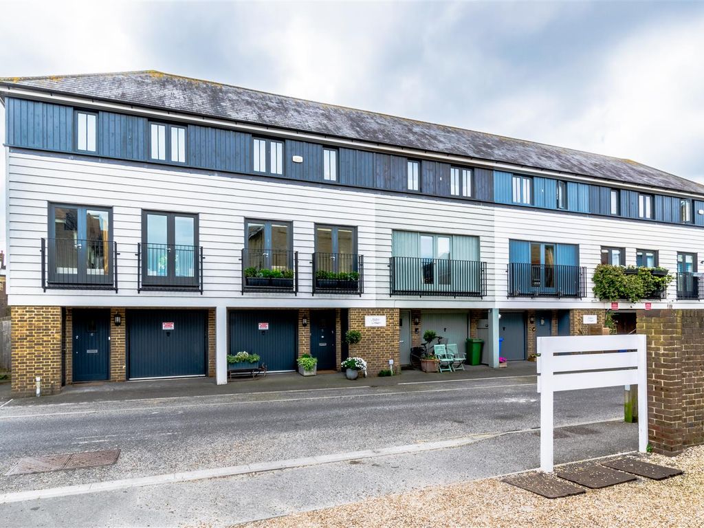 3 bed property for sale in Millers Cottages, Belvedere Road, Faversham