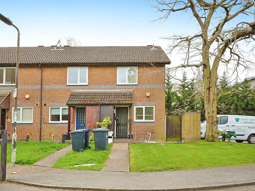 2 bed terraced house for sale in Abbeyfields Close, London NW10, £