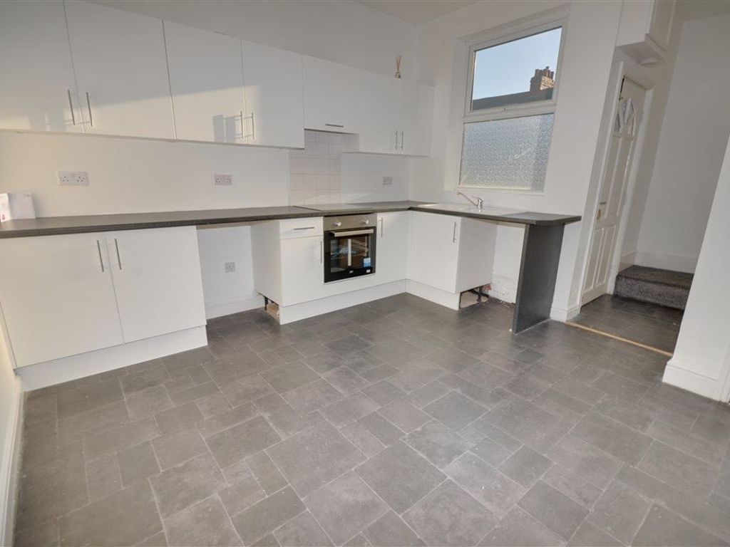 2 bed terraced house to rent in Robin Hood Street, Castleford WF10, £