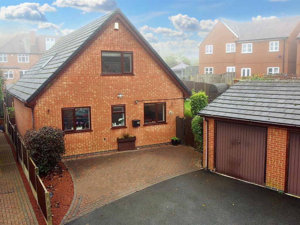 3 bed detached bungalow for sale in Rossendale, Ilkeston DE7, £320,000