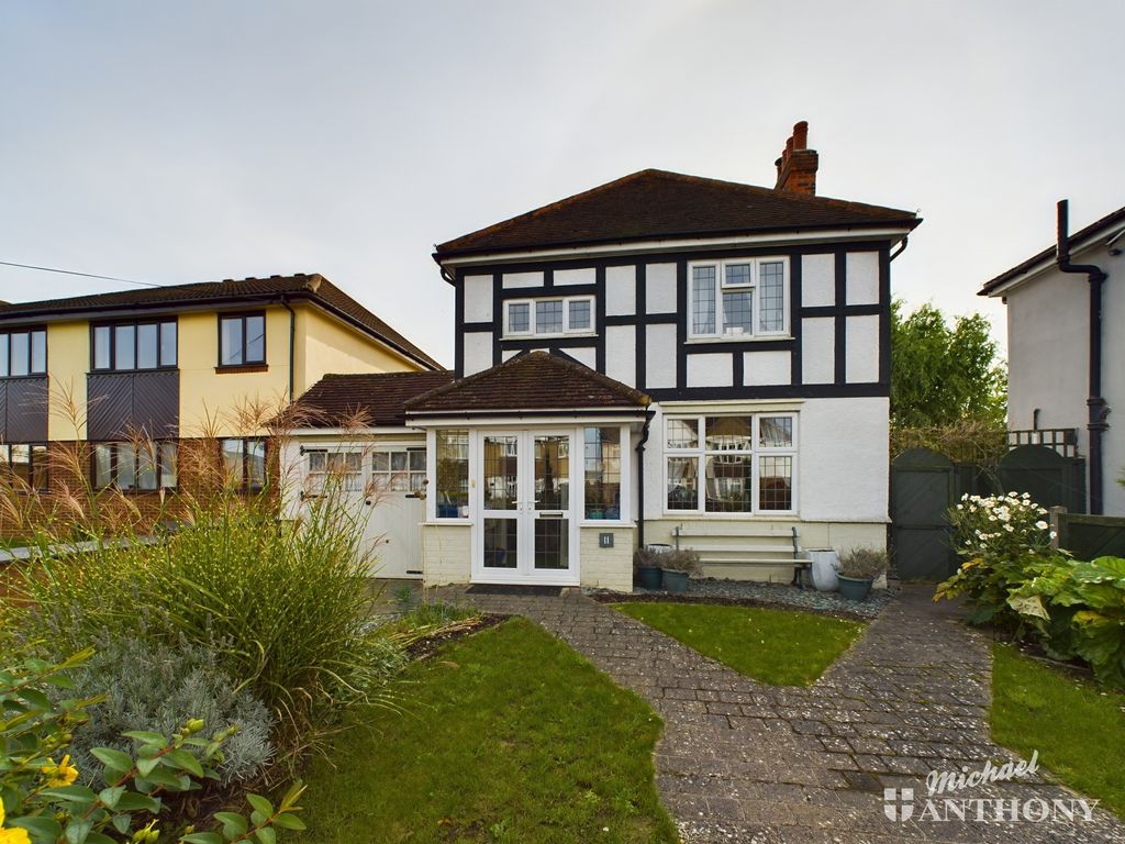 3 bed detached house for sale in Milton Road, Aylesbury HP21, £575,000 Zoopla