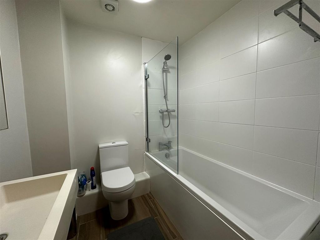 2 bed property to rent in Terrys Mews, Road, York YO23, £