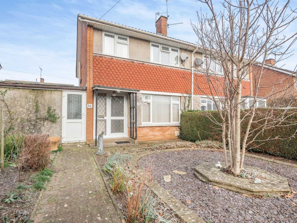 3 bed semidetached house for sale in Priory Gardens, Usk