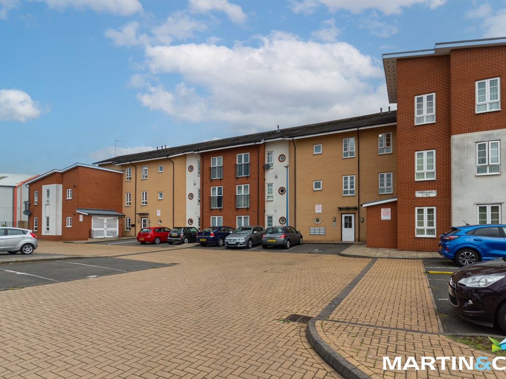 2 bed flat to rent in Kingfisher House, Kingfisher Way, Tipton DY4, £