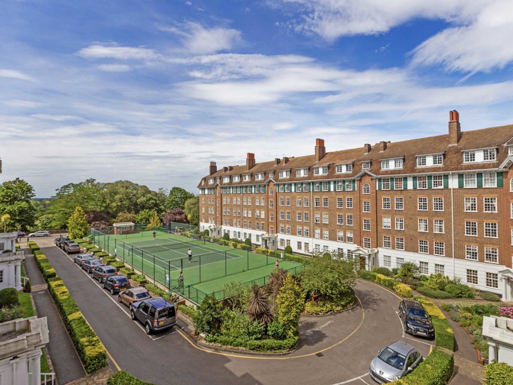 2 bed flat to rent in Richmond Hill Court, Richmond TW10, £2,800 pcm