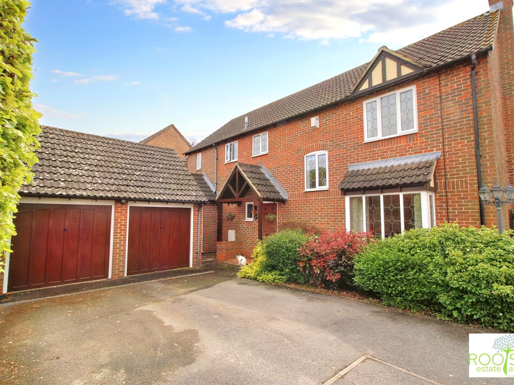 4 bed detached house for sale in Hurford Drive, Thatcham, Berkshire