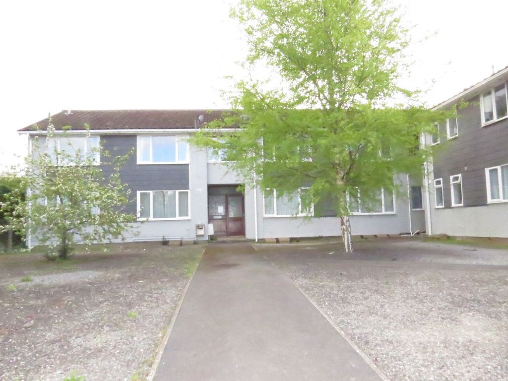 2 bed flat to rent in 1416 Sandford Road, North Somerset