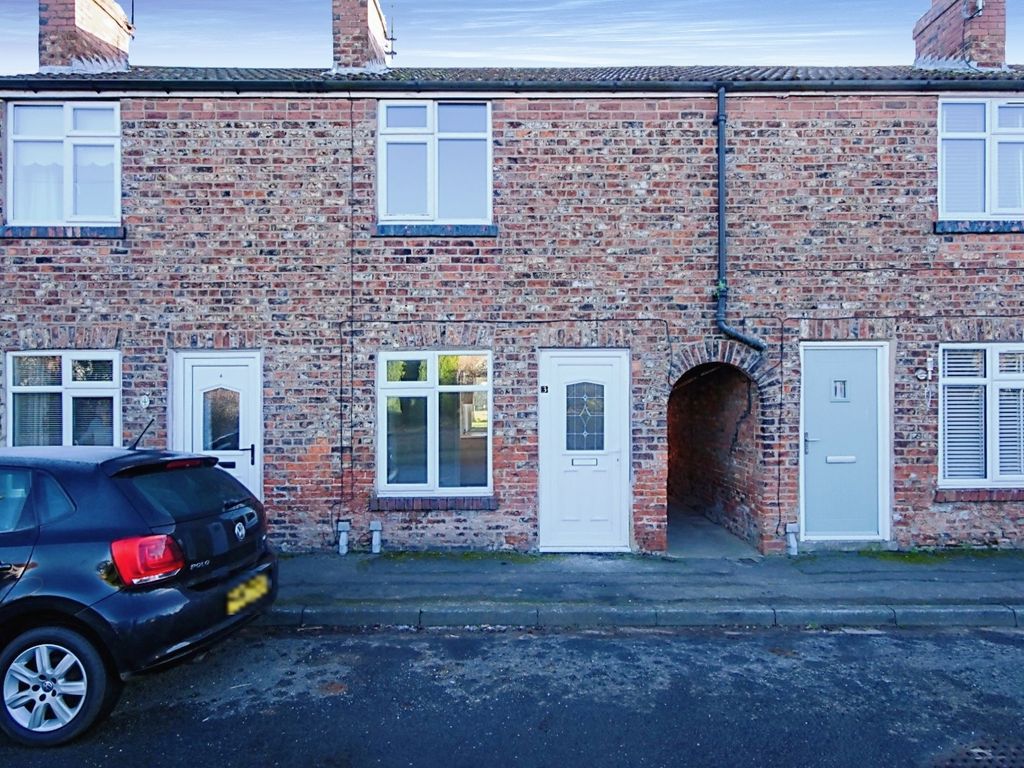 2 bed terraced house to rent in Main Street, Appleton Roebuck, York