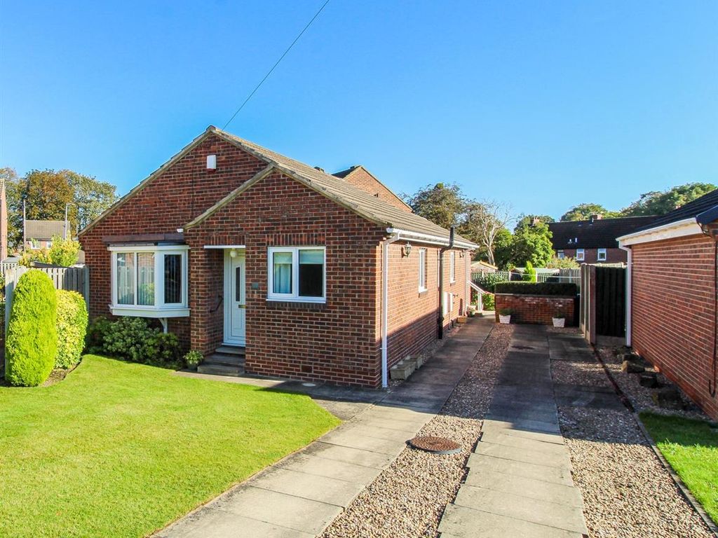3 bed detached bungalow for sale in Millfields, Ossett WF5, £325,000