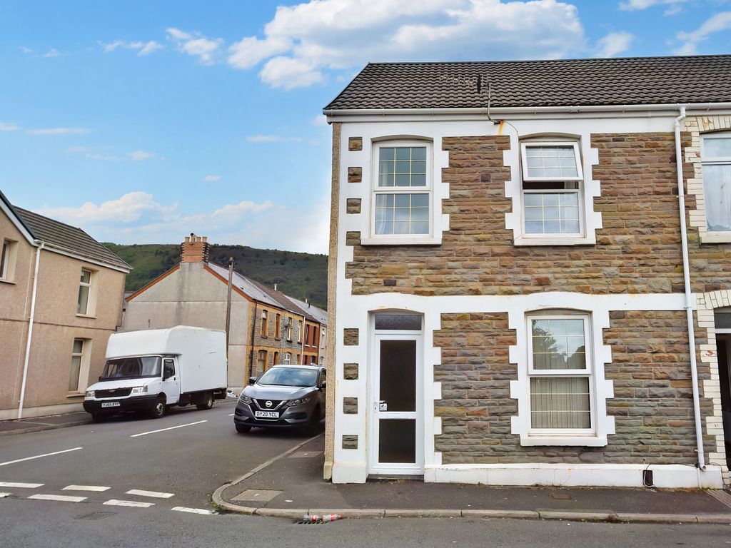 3 bed flat for sale in Sandfields Road, Aberavon, Port Talbot SA12, £