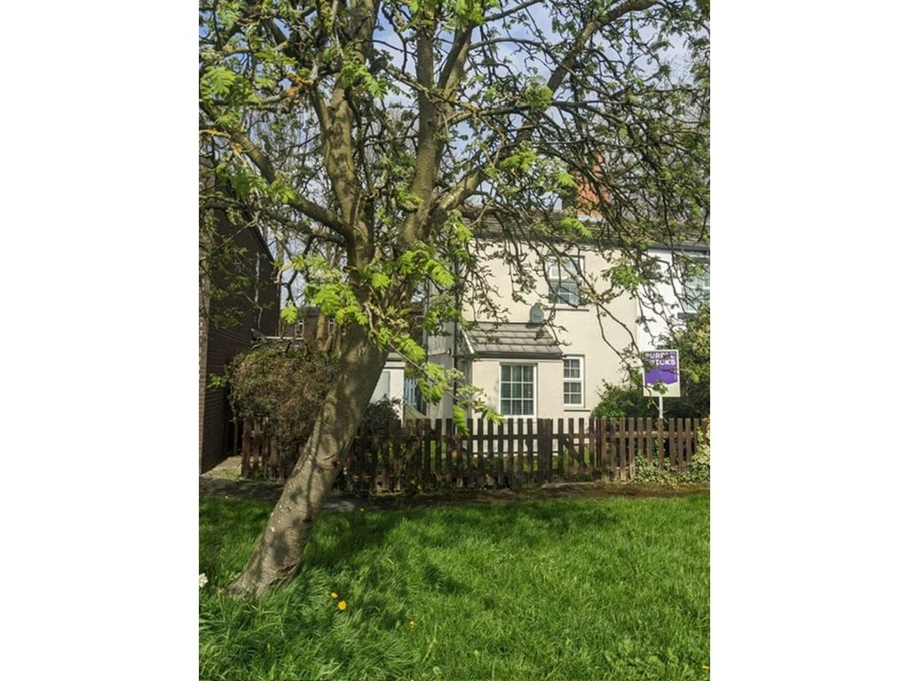 2 bed semidetached house for sale in York Road, Leeds LS14, £150,000