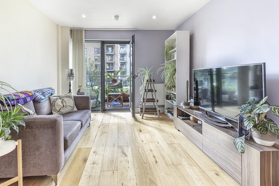 2 bed flat to rent in Baythorne House, Canning Town E16 Zoopla