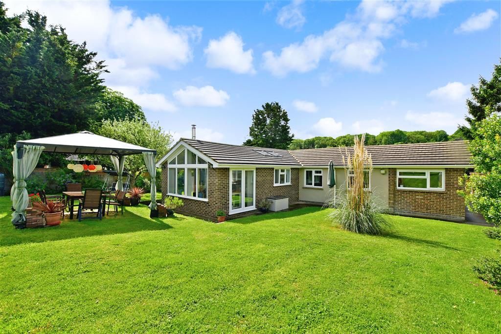 4 bed detached bungalow for sale in Bush Road, Cuxton, Rochester, Kent
