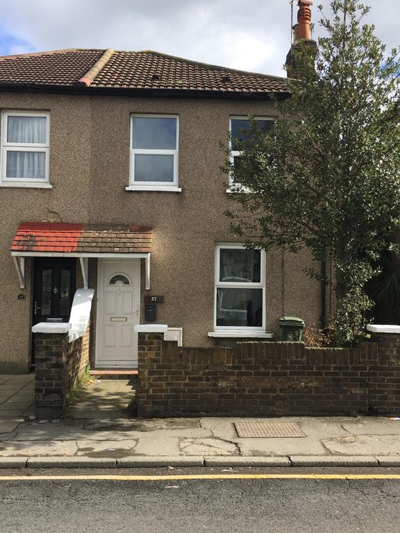3 bed semidetached house to rent in Woolwich Road, Bexleyheath DA7, £1,800 pcm Zoopla