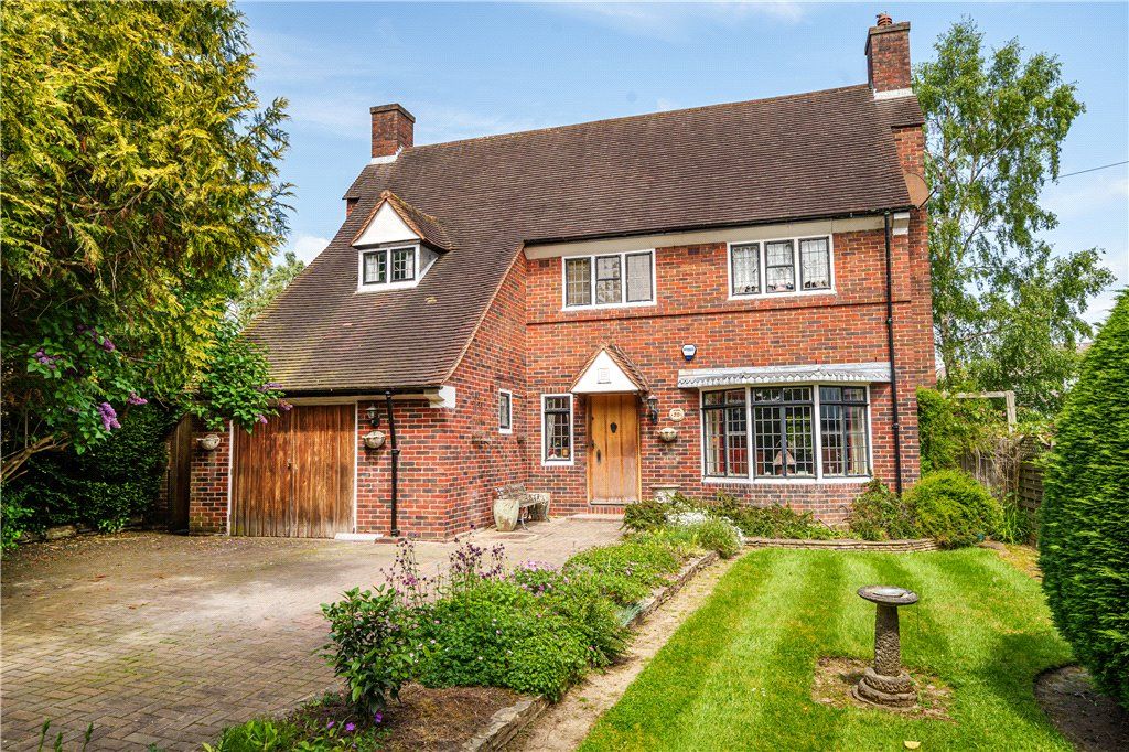 4 bed detached house for sale in Wood Lane, Ruislip, Middlesex HA4, £