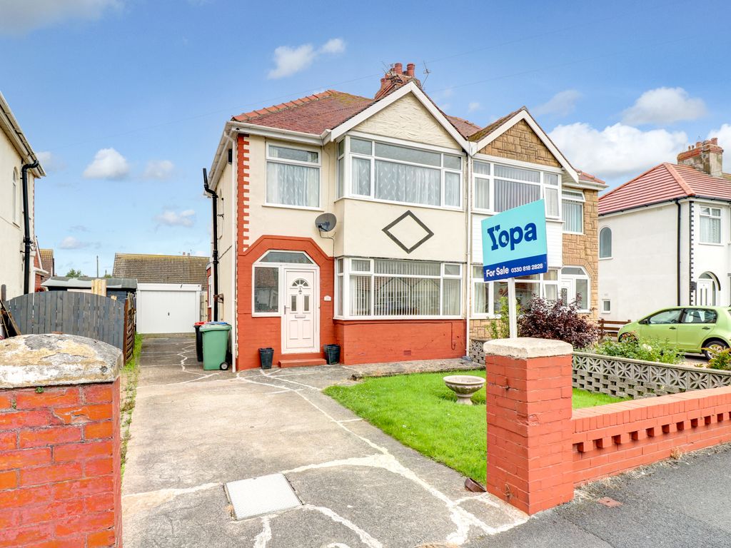 3 bed semidetached house for sale in Penrith Avenue, Thornton