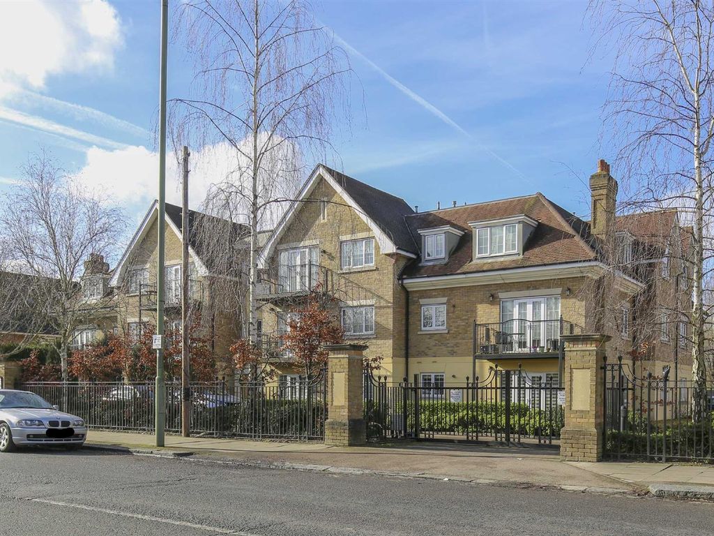 2 bed flat for sale in Holders Hill Road, London NW7, £525,000 Zoopla