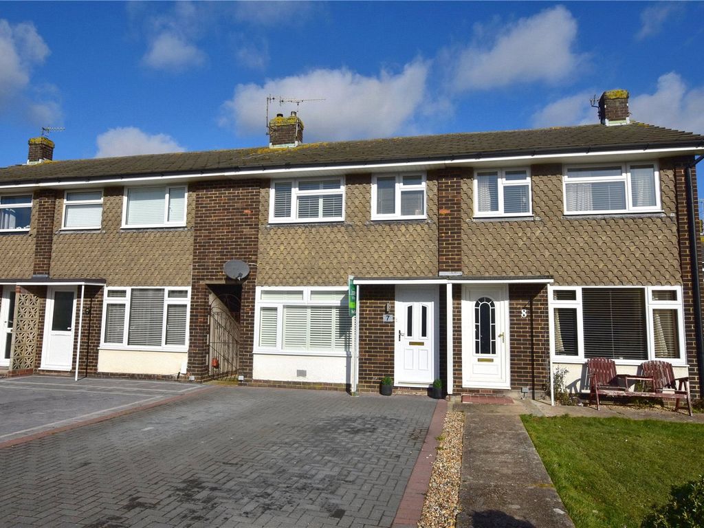 3 bed terraced house to rent in Garden Close, Sompting, Lancing, West