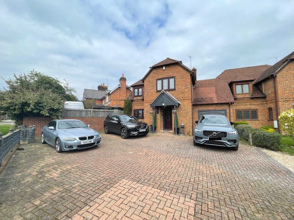 4 bed linkdetached house to rent in Beech Lane, Lower Earley RG6 Zoopla