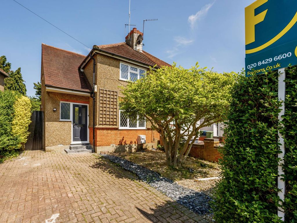 3 bed property to rent in Greenway, Pinner HA5, £2,400 pcm Zoopla