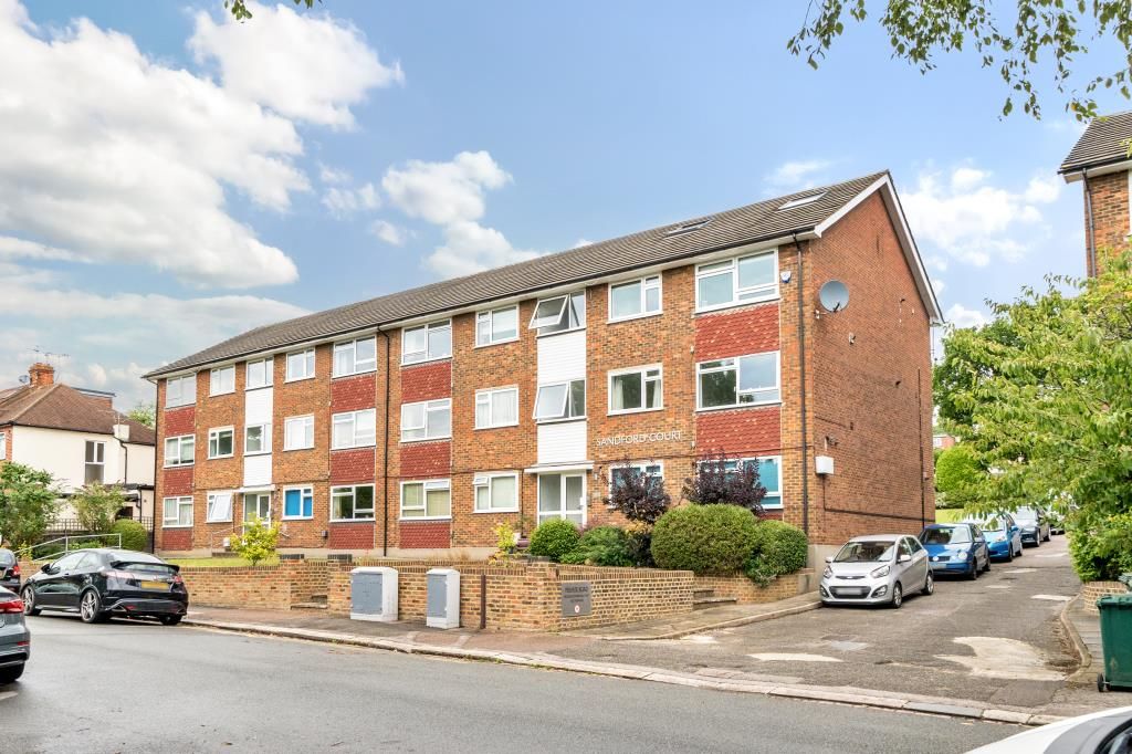 2 bed flat for sale in High EN5, £375,000 Zoopla