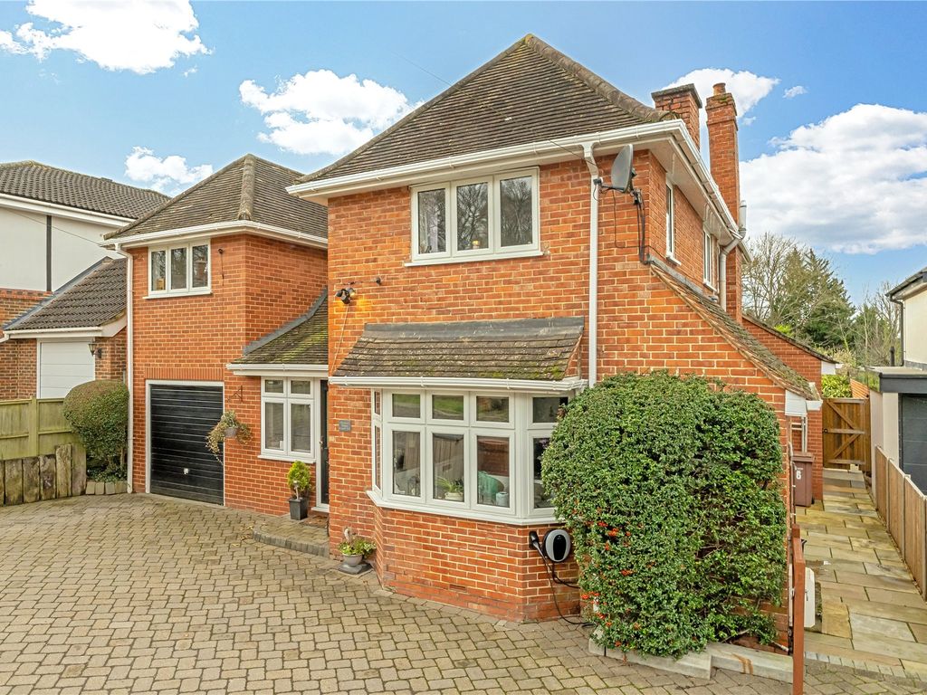 4 bed detached house for sale in Larch Avenue, Wokingham, Berkshire