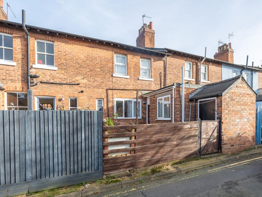 3 bed terraced house for sale in Midland Terrace, London NW2, £525,000