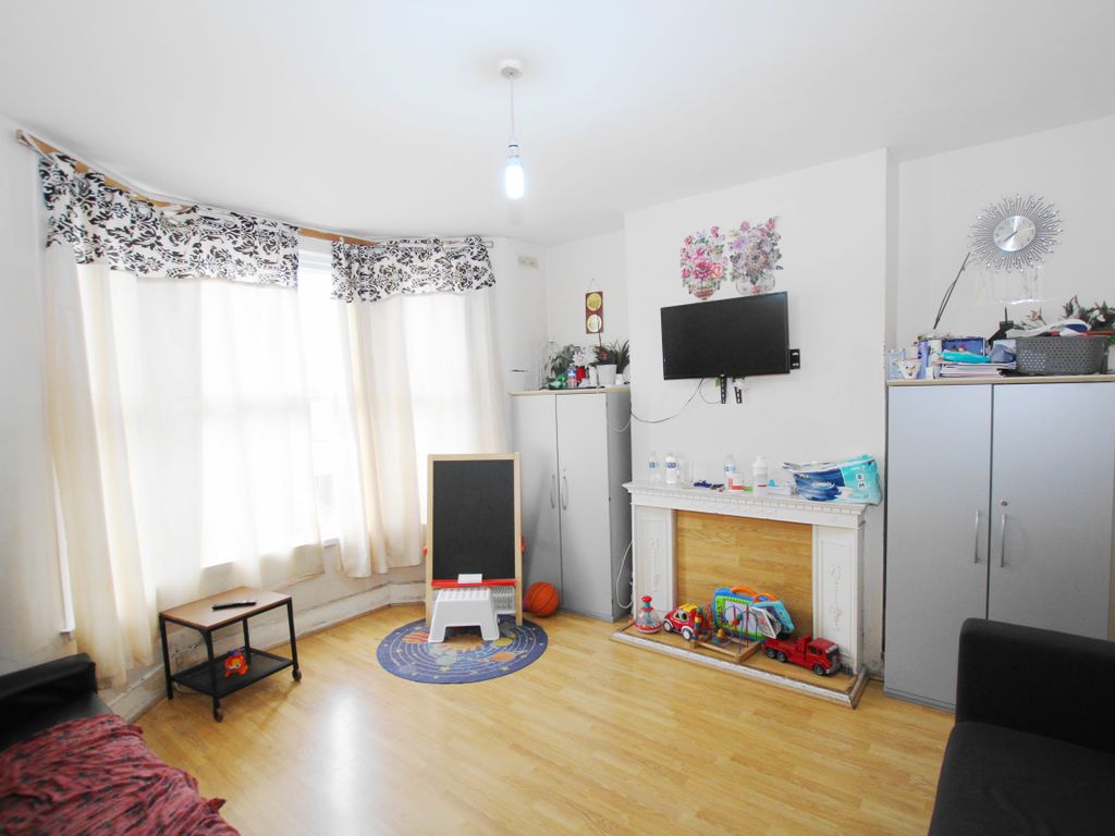 3 bed terraced house for sale in Fourth Ave, Manor Park E12 Zoopla