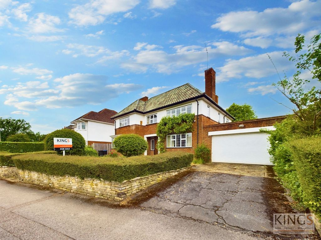4 bed detached house for sale in Cranborne Road, Hatfield AL10, £