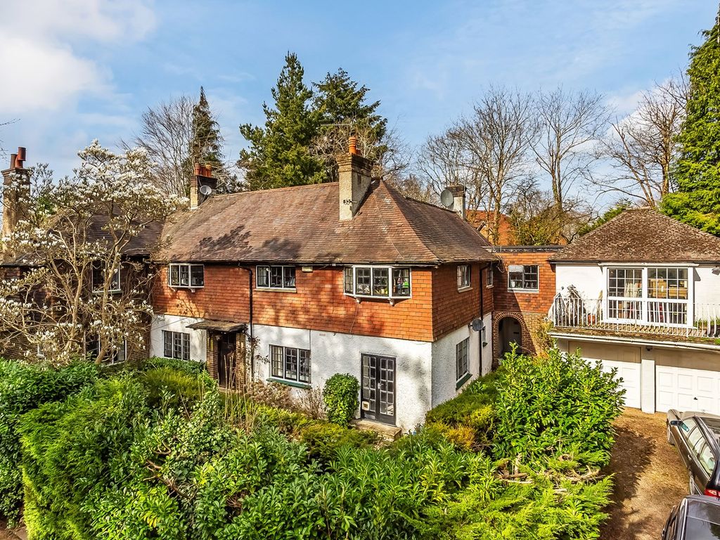 6 bed detached house for sale in Brassey Road, Oxted RH8, £2,250,000