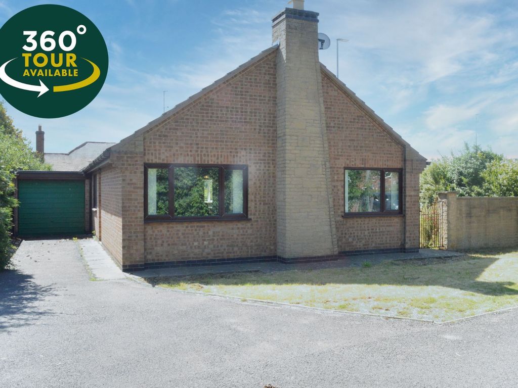3 bed detached bungalow for sale in Laurel Drive, Oadby, Leicester LE2