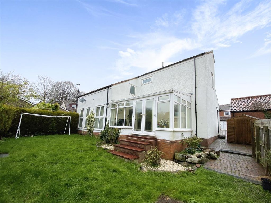 4 bed detached house for sale in The Farthings, Washington NE37 Zoopla