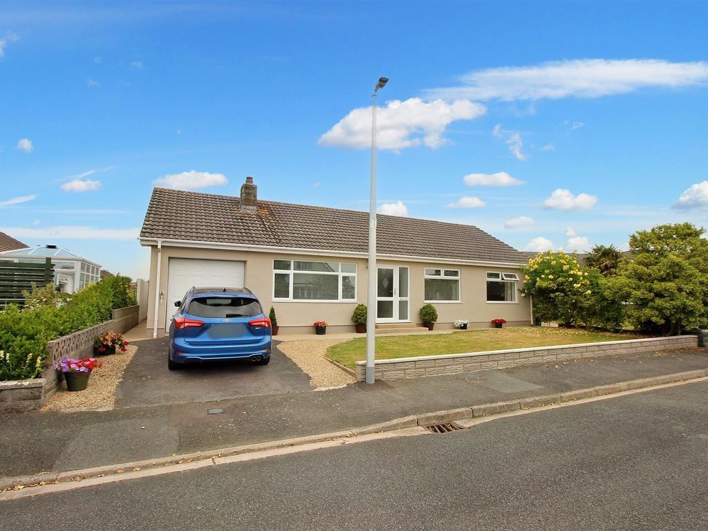 3 bed detached bungalow for sale in Cleggars Park, Lamphey, Pembroke
