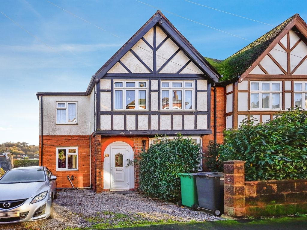 4 bed semidetached house for sale in Godwin Road, Hastings TN35, £