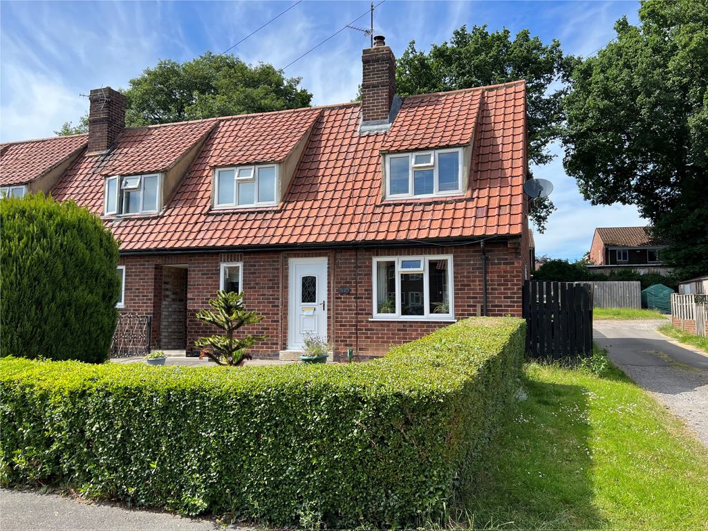 3 bed semidetached house for sale in Springfield Drive, Boroughbridge