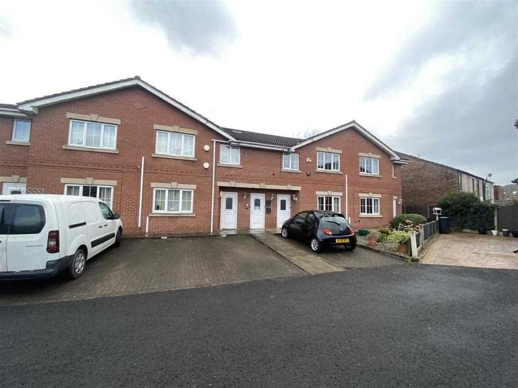 2 bed flat to rent in Alden Court, Albany Fold, Westhoughton BL5 Zoopla