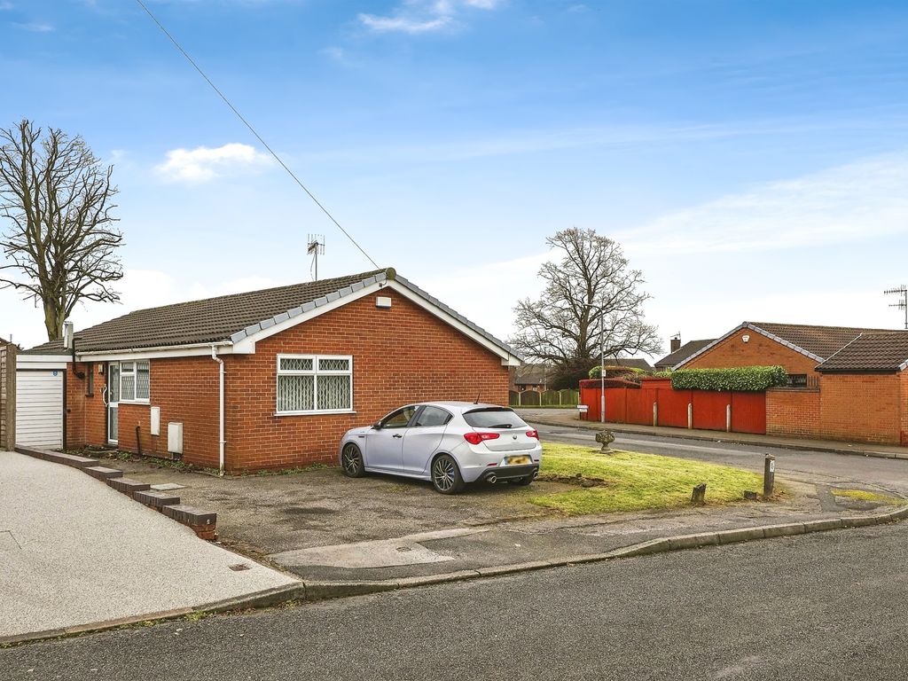 3 bed detached bungalow for sale in Lyle Close, Kimberley, Nottingham
