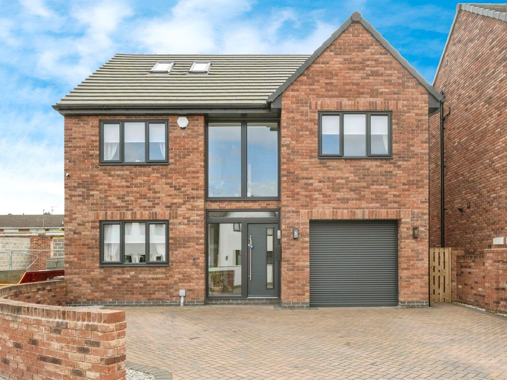 5 bed detached house for sale in The Farmstead, BoltonUponDearne