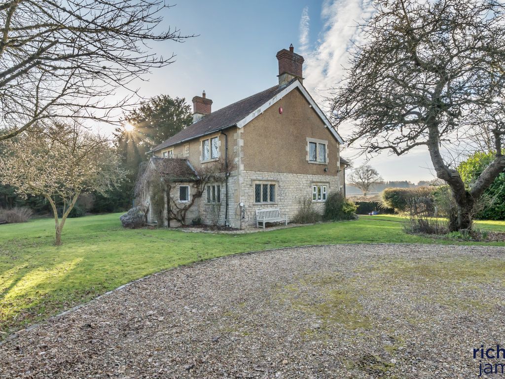 4 bed detached house for sale in Swindon Road, Calne SN11 Zoopla