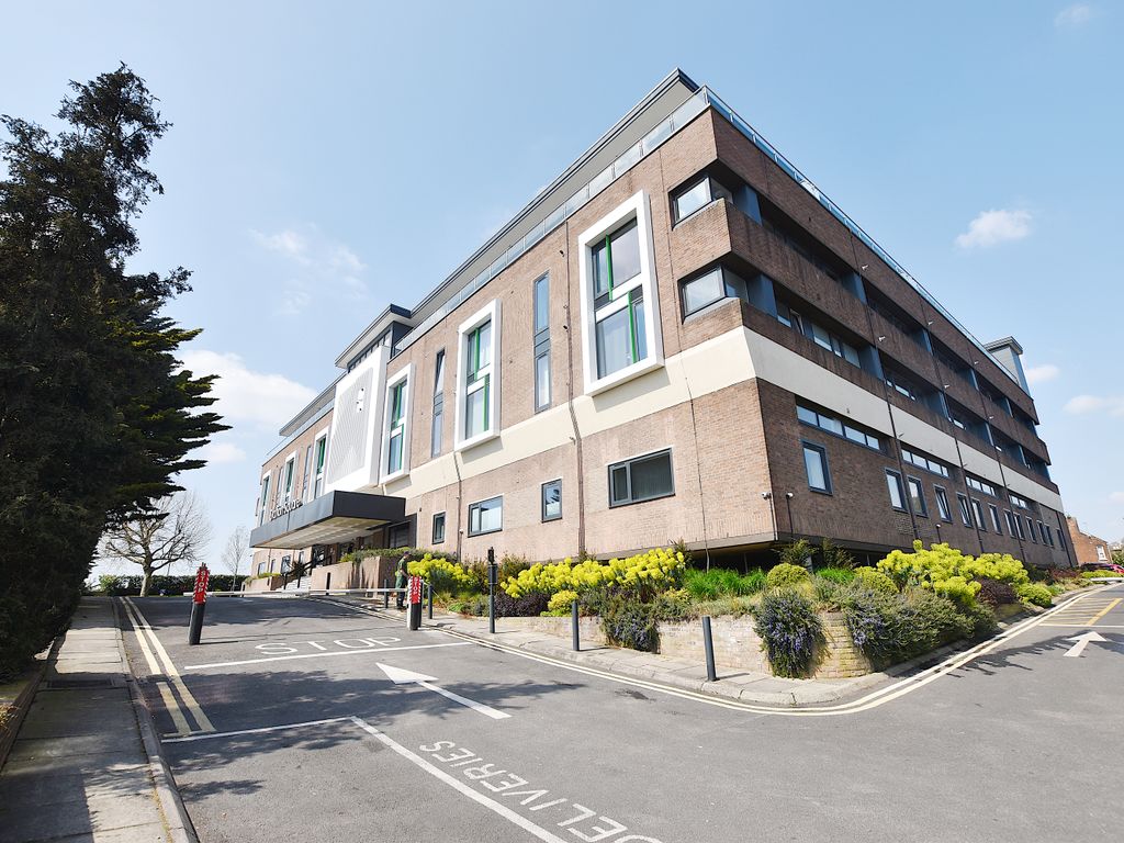 2 bed flat for sale in Bergholt Road, Colchester CO4 Zoopla