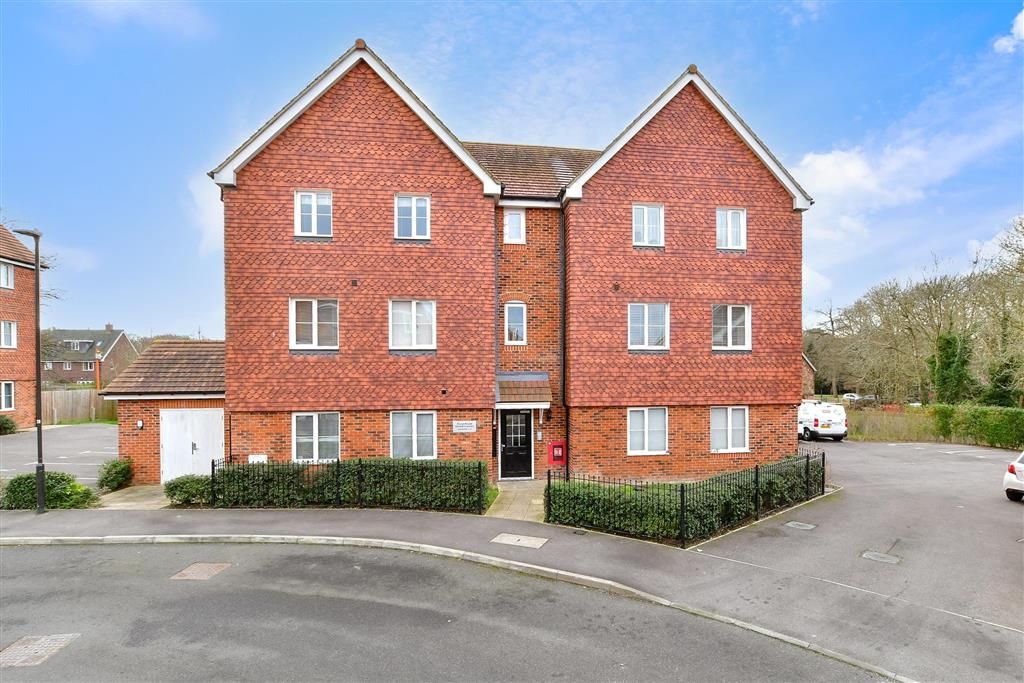 1 bed flat for sale in Daffodil Crescent, Crawley, West Sussex RH10, £
