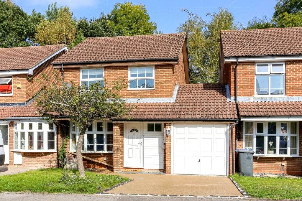 3 bed linkdetached house to rent in Ringwood Close, Ascot, Berkshire SL5, £1,900 pcm Zoopla