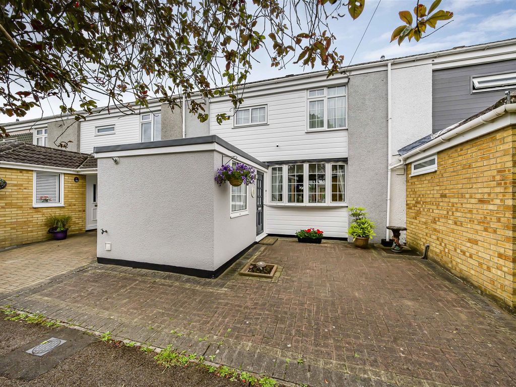 3 bed property for sale in Wood Close, Windsor SL4, £495,000 Zoopla