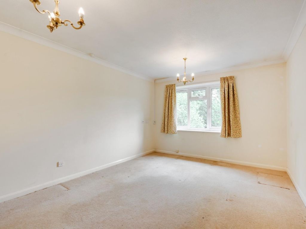 1 bed property for sale in Forest Close, Chislehurst BR7, £85,000 Zoopla