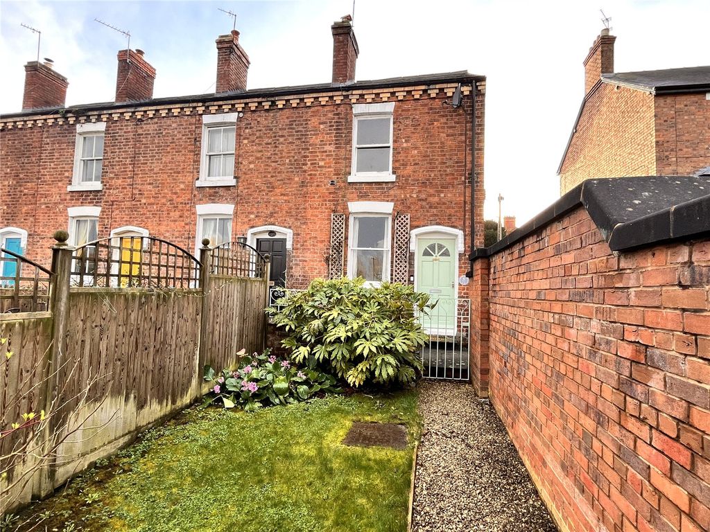 2 bed end terrace house for sale in Longner Street, Shrewsbury