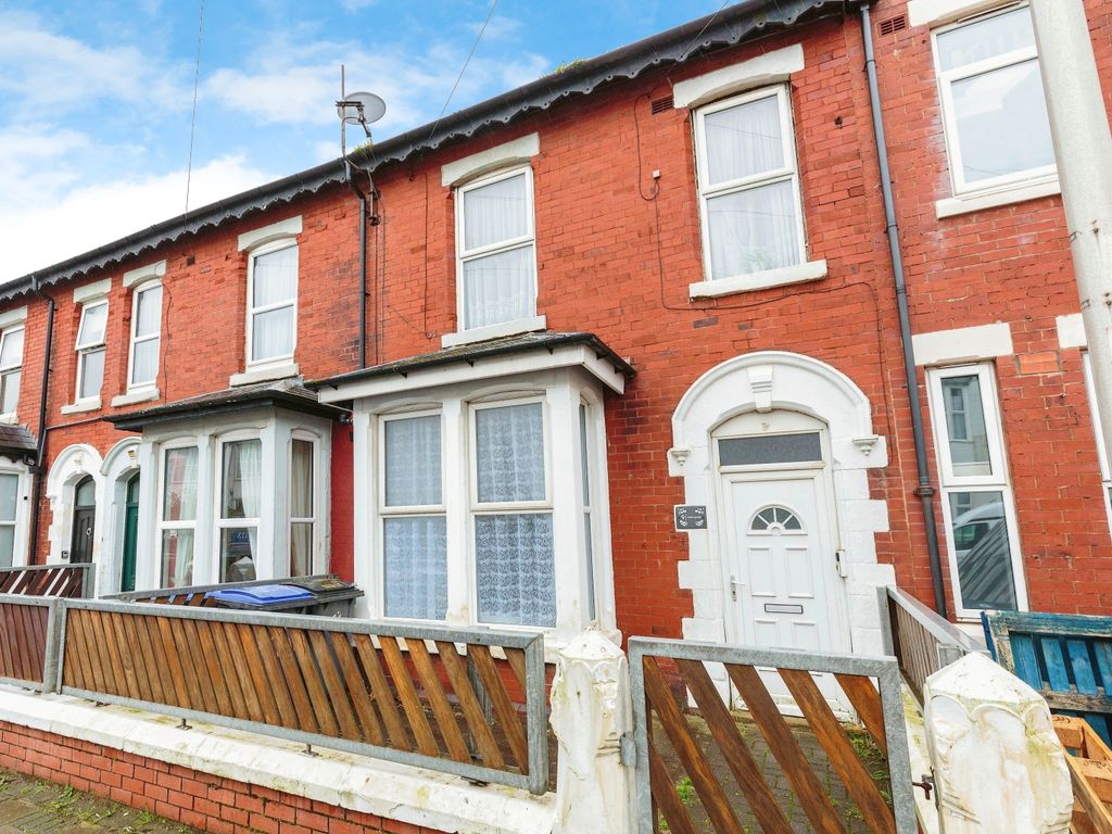4 bed flat for sale in Clare Street, Blackpool, Lancashire FY1, £