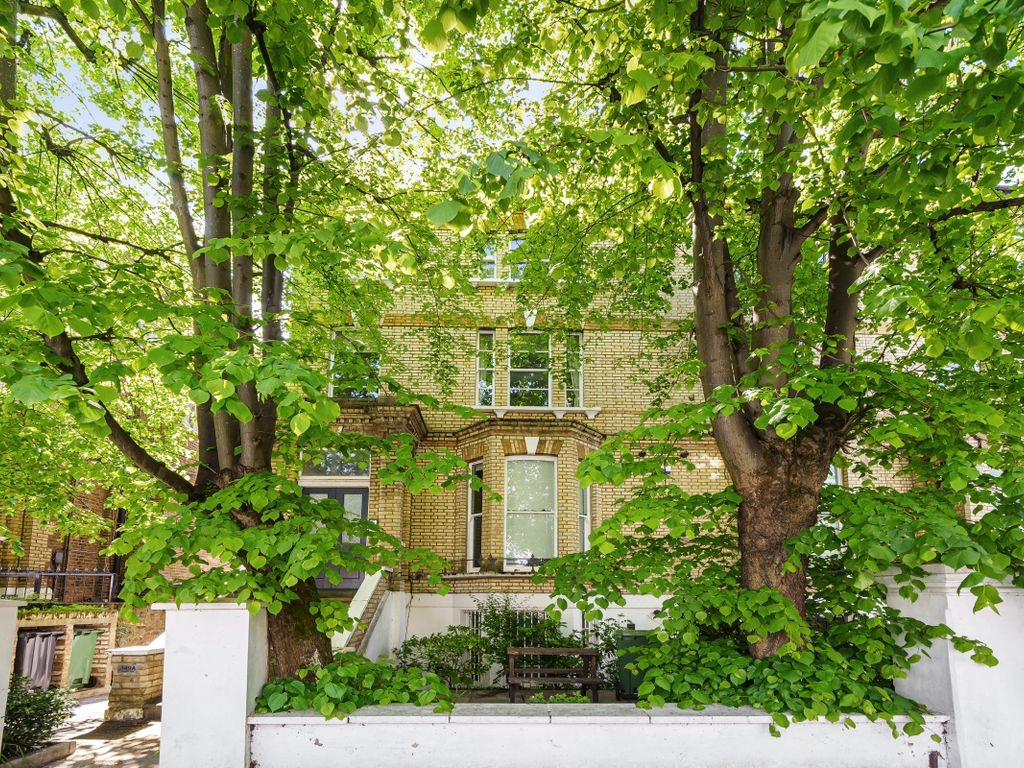 2 bed flat to rent in King Henrys Road, London NW3, £2,950 pcm Zoopla