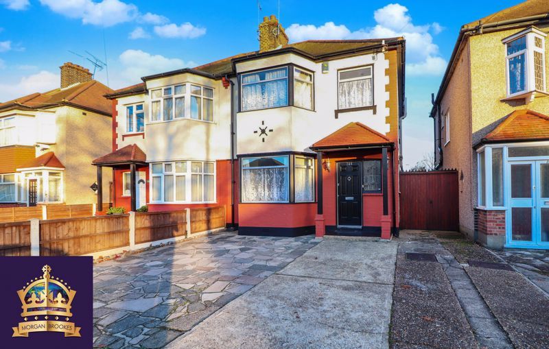 3 bed semidetached house for sale in Bournemouth Park Road, Southend